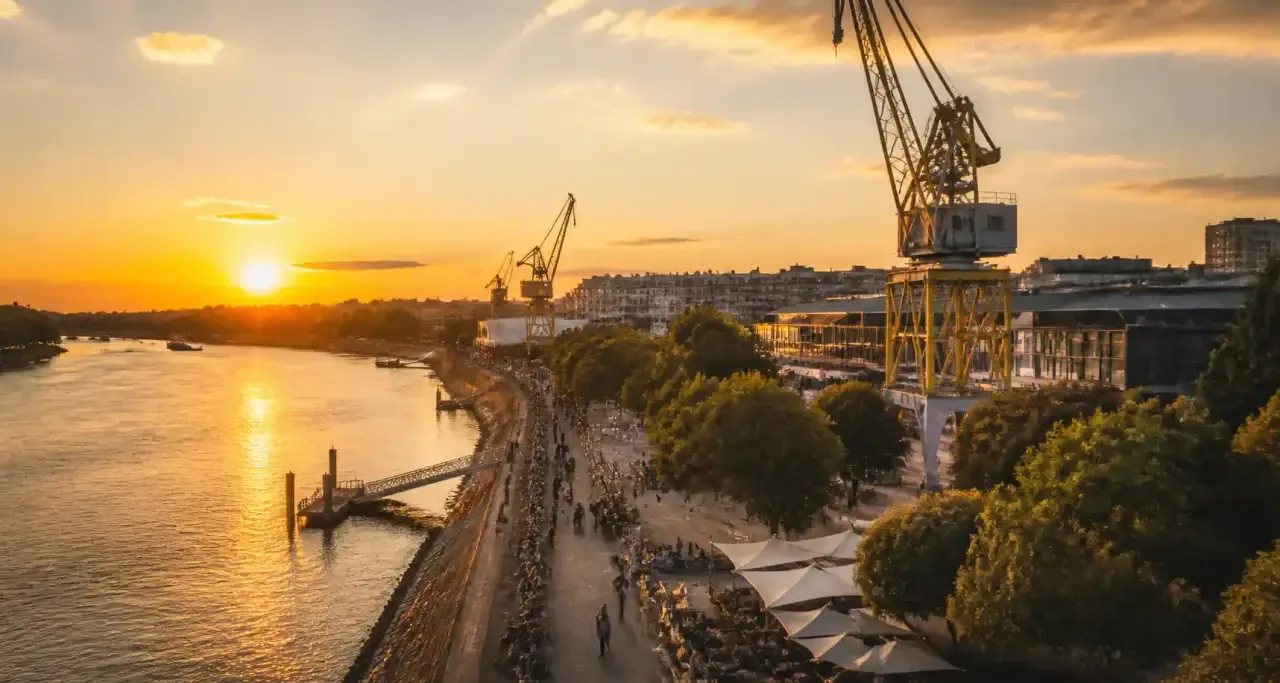 Coucher de soleil sur la Loire, vue depuis l'Île de Nantes
