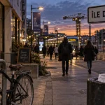 Île de Nantes, quartier dangereux : trottoir, vélo et vigilance le soir près du tram